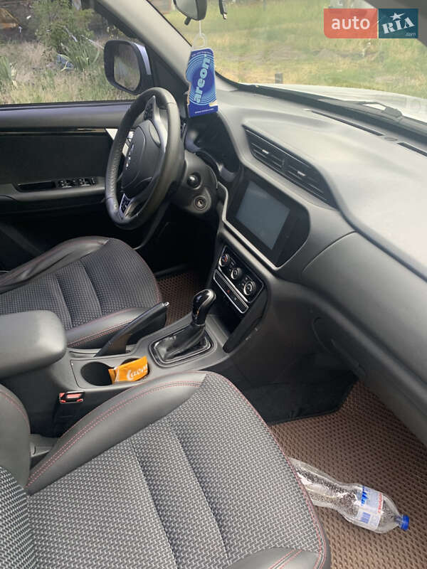 Внедорожник / Кроссовер Chery Tiggo 3 2017 в Киеве