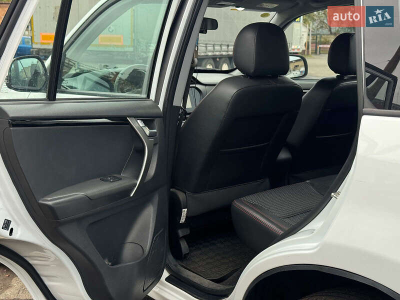 Внедорожник / Кроссовер Chery Tiggo 3 2017 в Киеве