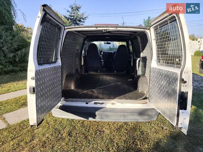 Минивэн Chevrolet Astro 1999 в Погребах