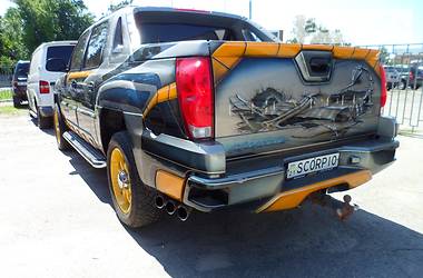 Позашляховик / Кросовер Chevrolet Avalanche 2005 в Харкові