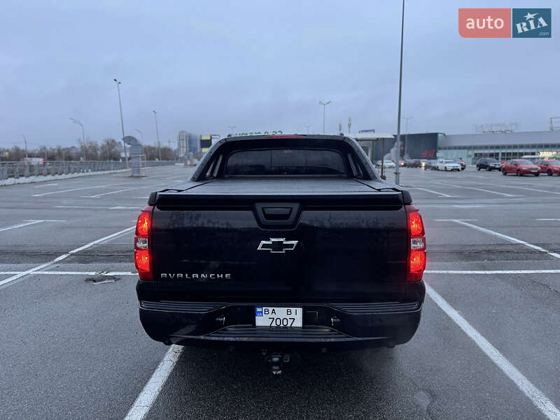 Пикап Chevrolet Avalanche 2006 в Киеве фото 5 Пикап Chevrolet Avalanche 2006 в Киеве