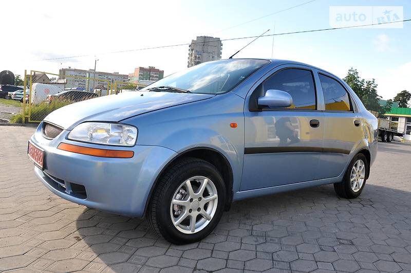 Седан Chevrolet Aveo 2004 в Львове