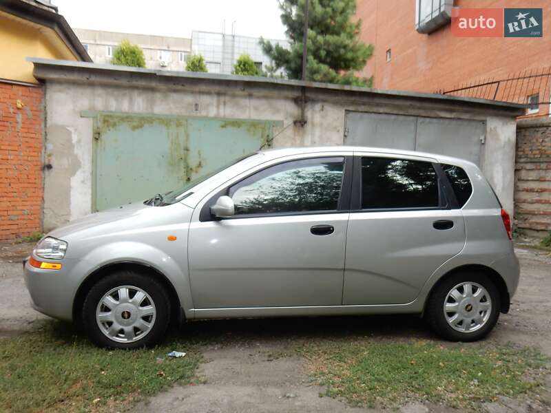 Хэтчбек Chevrolet Aveo 2005 в Днепре