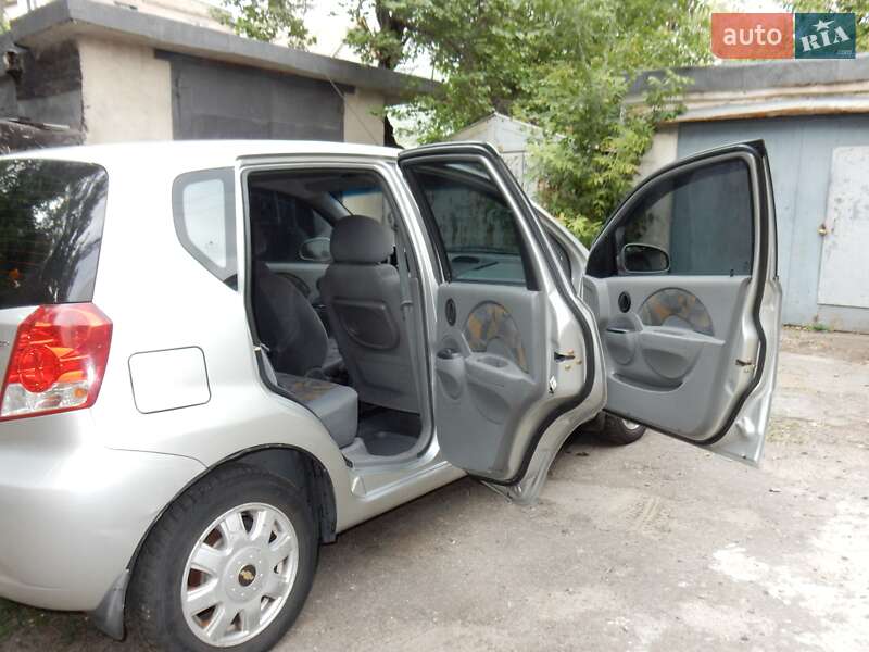 Хэтчбек Chevrolet Aveo 2005 в Днепре