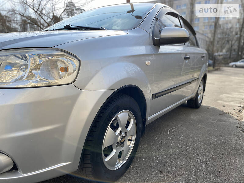 Седан Chevrolet Aveo 2006 в Киеве