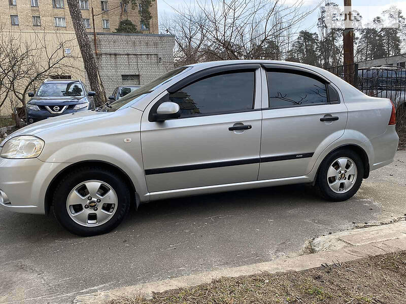 Седан Chevrolet Aveo 2006 в Киеве