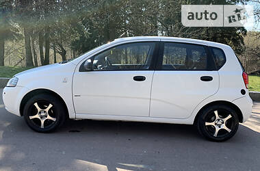 Хетчбек Chevrolet Aveo 2005 в 