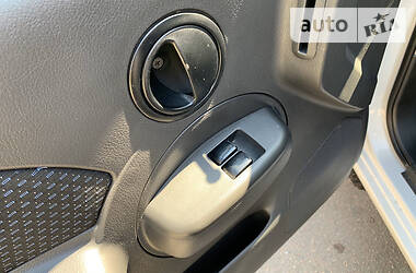 Хетчбек Chevrolet Aveo 2005 в 