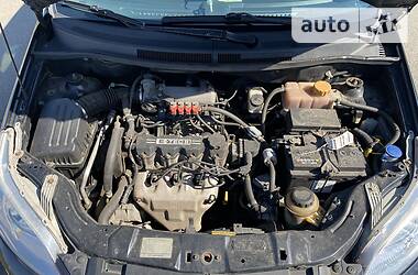 Хетчбек Chevrolet Aveo 2009 в 