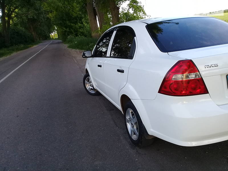 Седан Chevrolet Aveo 2006 в Кагарлику