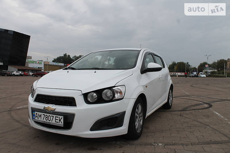 Хетчбек Chevrolet Aveo 2012 в Житомирі фото 2 Хетчбек Chevrolet Aveo 2012 в Житомирі
