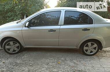 Седан Chevrolet Aveo 2011 в Кривом Роге