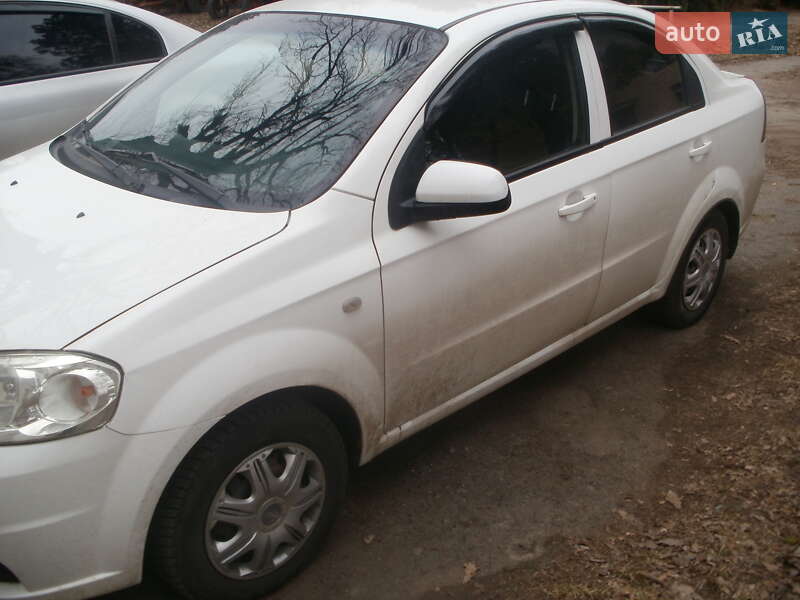 Седан Chevrolet Aveo 2011 в Фастове