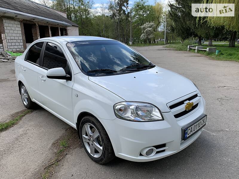 Седан Chevrolet Aveo 2008 в Києві