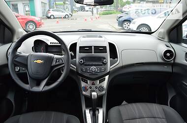 Седан Chevrolet Aveo 2014 в Киеве
