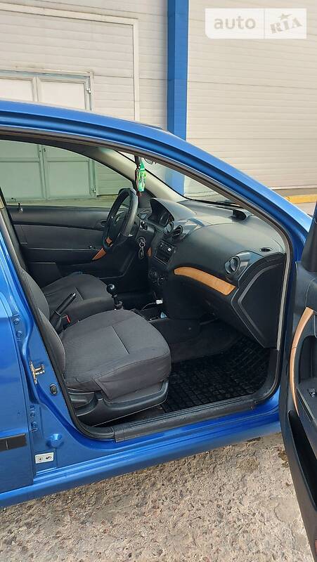 Седан Chevrolet Aveo 2007 в Ровно
