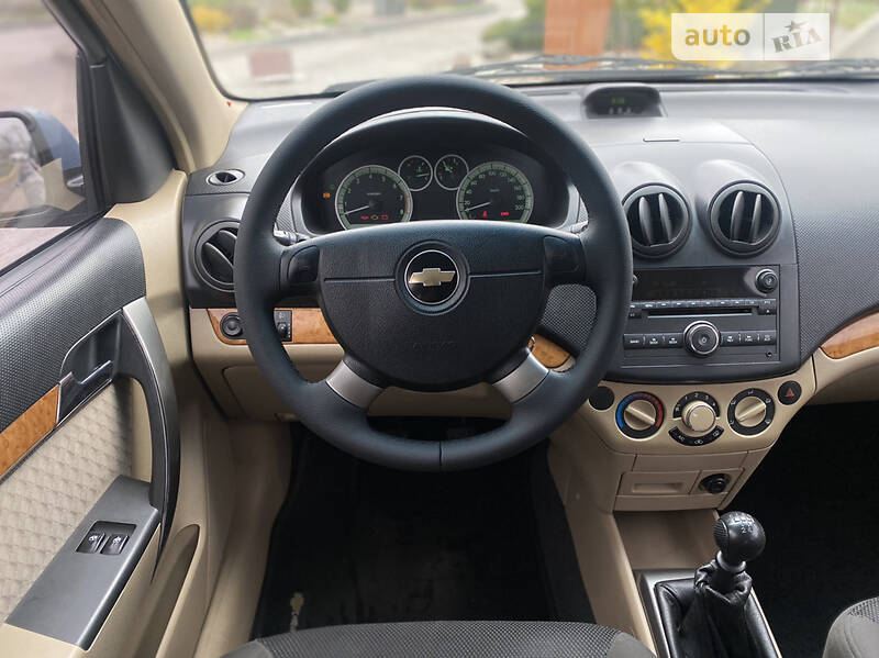 Седан Chevrolet Aveo 2008 в Днепре