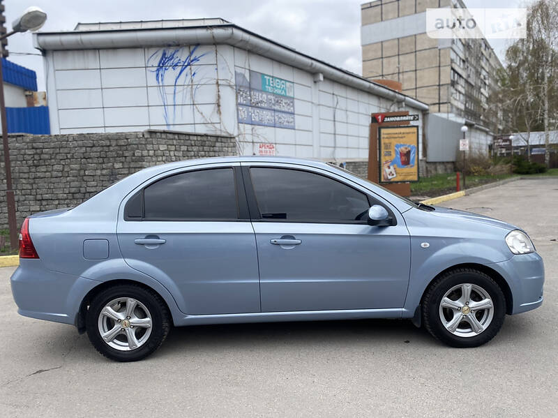 Седан Chevrolet Aveo 2008 в Днепре