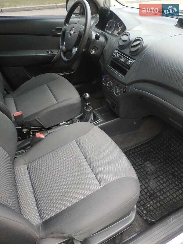 Седан Chevrolet Aveo 2010 в Кременчуці