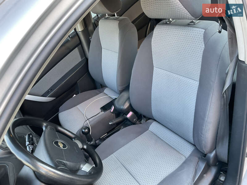 Хэтчбек Chevrolet Aveo 2008 в Киеве фото 19 Хэтчбек Chevrolet Aveo 2008 в Киеве