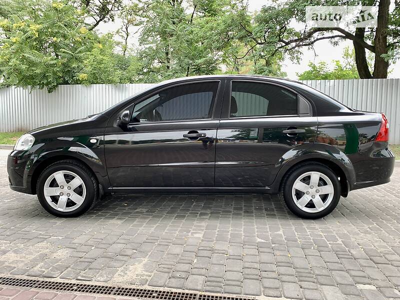 Седан Chevrolet Aveo 2011 в Дніпрі