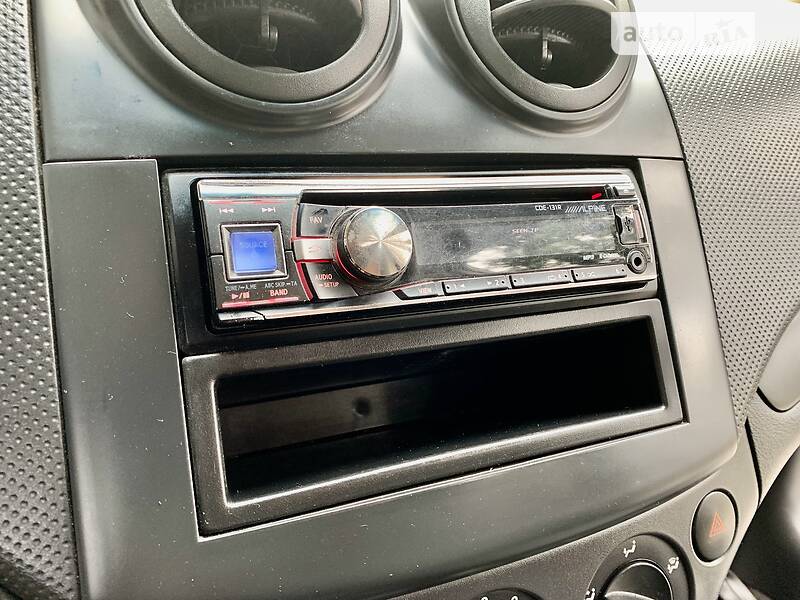 Седан Chevrolet Aveo 2011 в Дніпрі