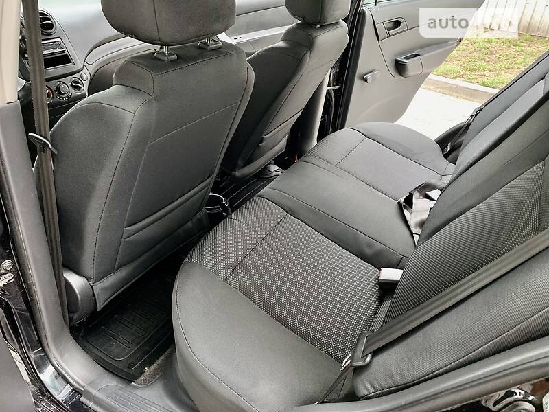 Седан Chevrolet Aveo 2011 в Дніпрі
