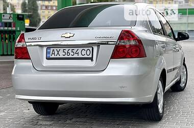 Минивэн Chevrolet Aveo 2008 в 