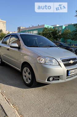 Седан Chevrolet Aveo 2010 в Киеве