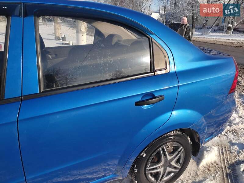 Седан Chevrolet Aveo 2010 в Перещепине