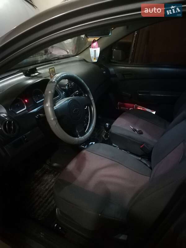 Седан Chevrolet Aveo 2007 в Чернівцях