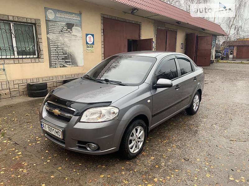Седан Chevrolet Aveo 2011 в Кривом Роге