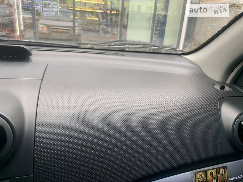 Седан Chevrolet Aveo 2011 в Кривом Роге