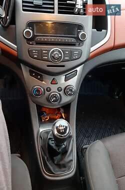 Седан Chevrolet Aveo 2011 в Києві