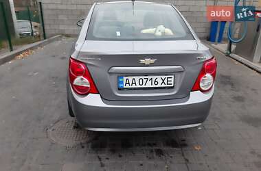 Седан Chevrolet Aveo 2011 в Києві