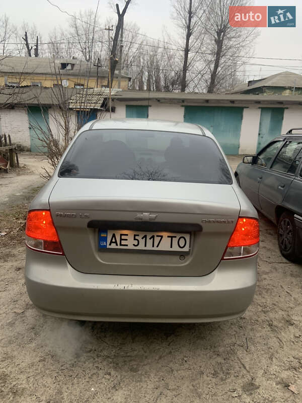 Седан Chevrolet Aveo 2005 в Днепре