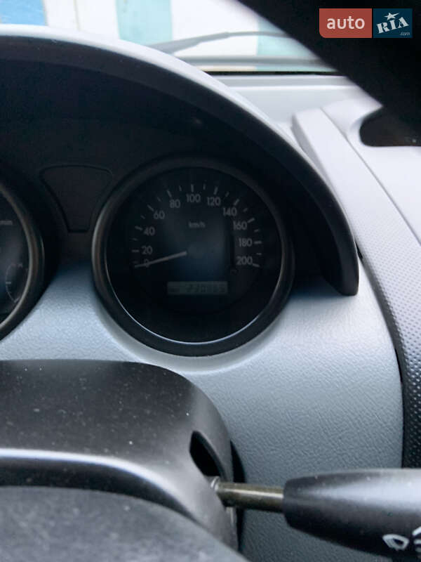 Седан Chevrolet Aveo 2005 в Днепре