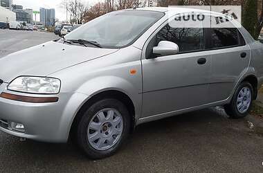 Седан Chevrolet Aveo 2005 в Києві