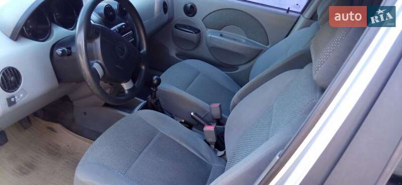 Седан Chevrolet Aveo 2004 в Дніпрі