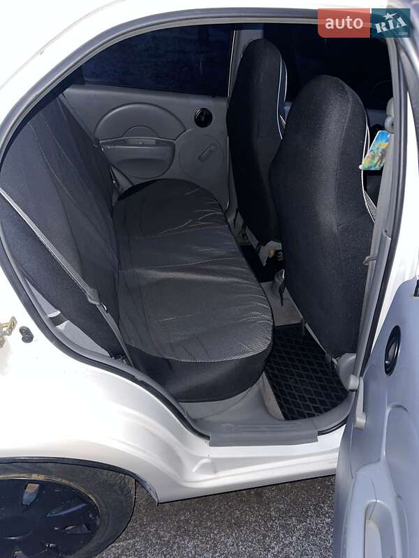 Седан Chevrolet Aveo 2005 в Кривому Розі