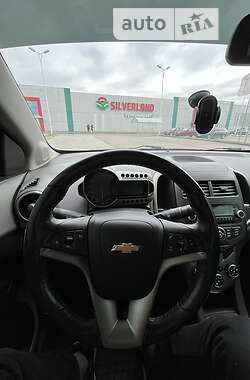 Седан Chevrolet Aveo 2012 в Хусте