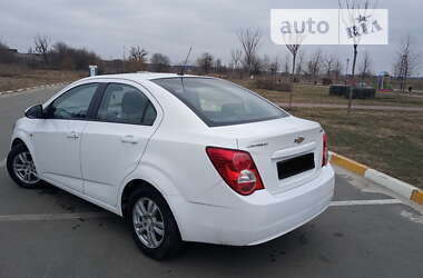 Седан Chevrolet Aveo 2012 в Ирпене