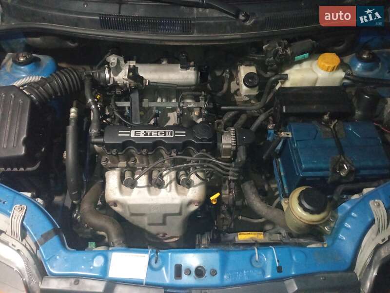 Седан Chevrolet Aveo 2005 в Кегичівці