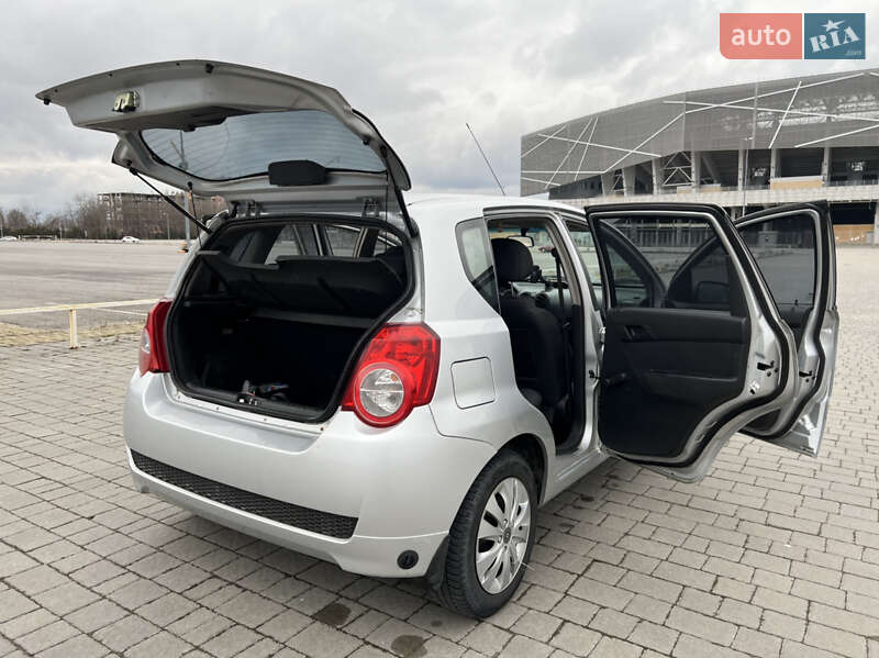 Хэтчбек Chevrolet Aveo 2010 в Львове