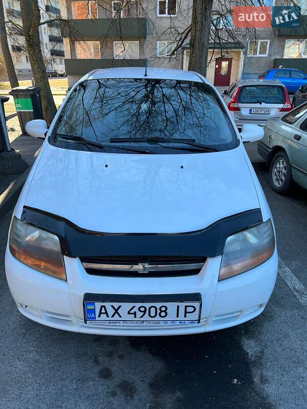 Хэтчбек Chevrolet Aveo 2006 в 