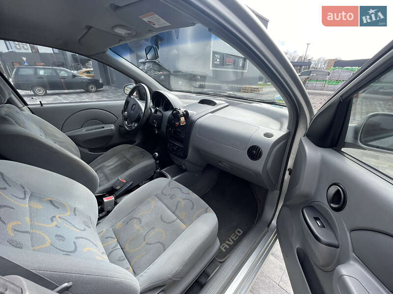 Седан Chevrolet Aveo 2004 в Луцке фото 5 Седан Chevrolet Aveo 2004 в Луцке