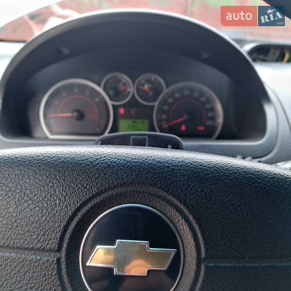 Хетчбек Chevrolet Aveo 2008 в Новомосковську
