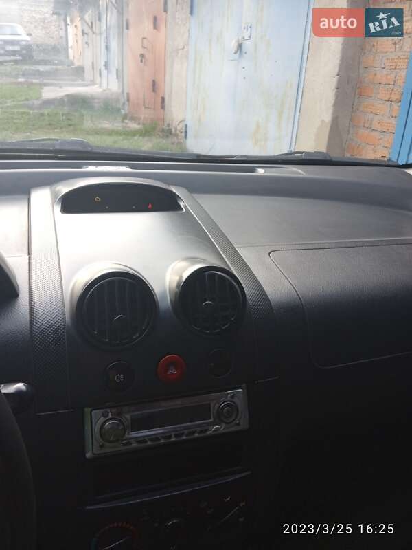 Хэтчбек Chevrolet Aveo 2006 в Первомайске
