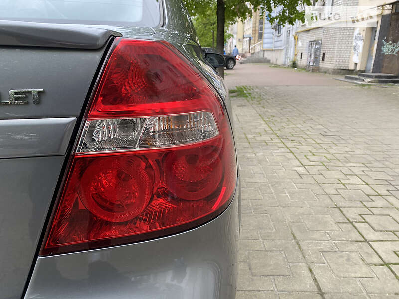 Седан Chevrolet Aveo 2008 в Києві