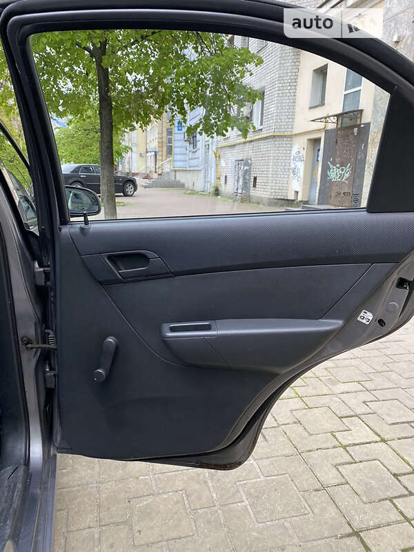 Седан Chevrolet Aveo 2008 в Києві